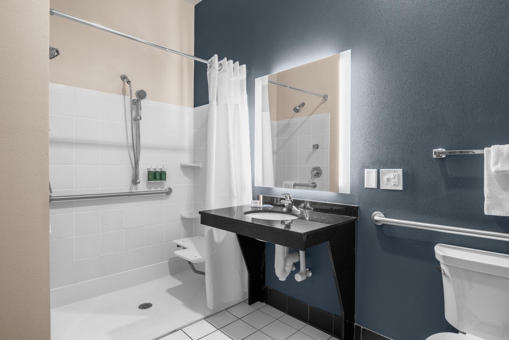 Hotel Fairfield By Marriott & Hilliard 3*
