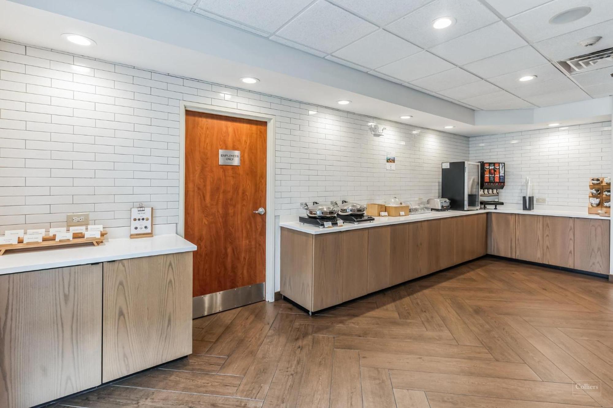 Fairfield By Marriott & Hilliard Hotel